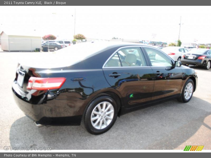 Black / Bisque 2011 Toyota Camry XLE