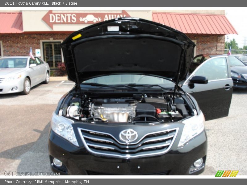 Black / Bisque 2011 Toyota Camry XLE