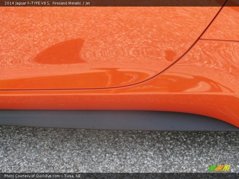 Color Sample of 2014 F-TYPE V8 S