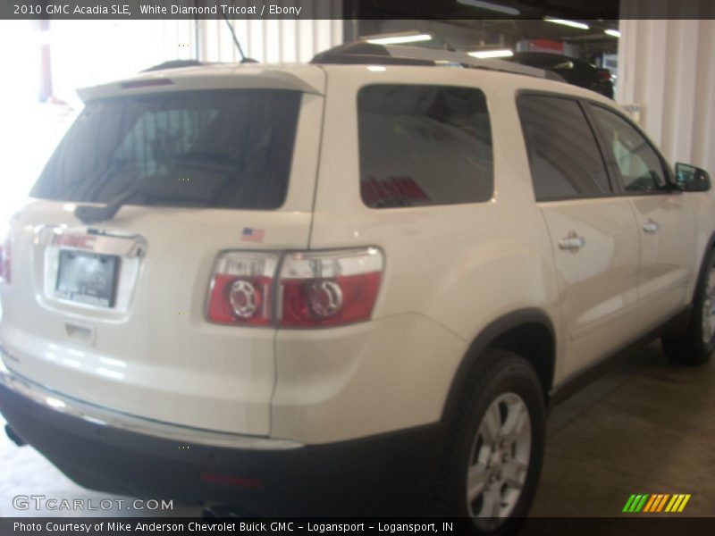 White Diamond Tricoat / Ebony 2010 GMC Acadia SLE