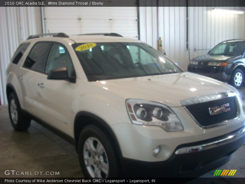 White Diamond Tricoat / Ebony 2010 GMC Acadia SLE