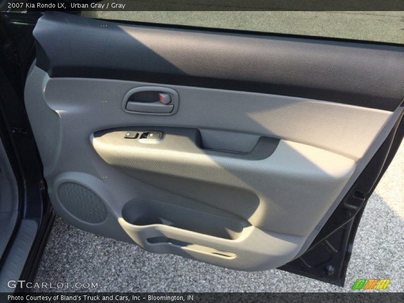 Urban Gray / Gray 2007 Kia Rondo LX