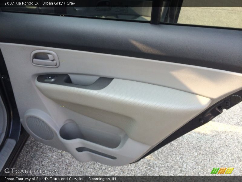 Urban Gray / Gray 2007 Kia Rondo LX