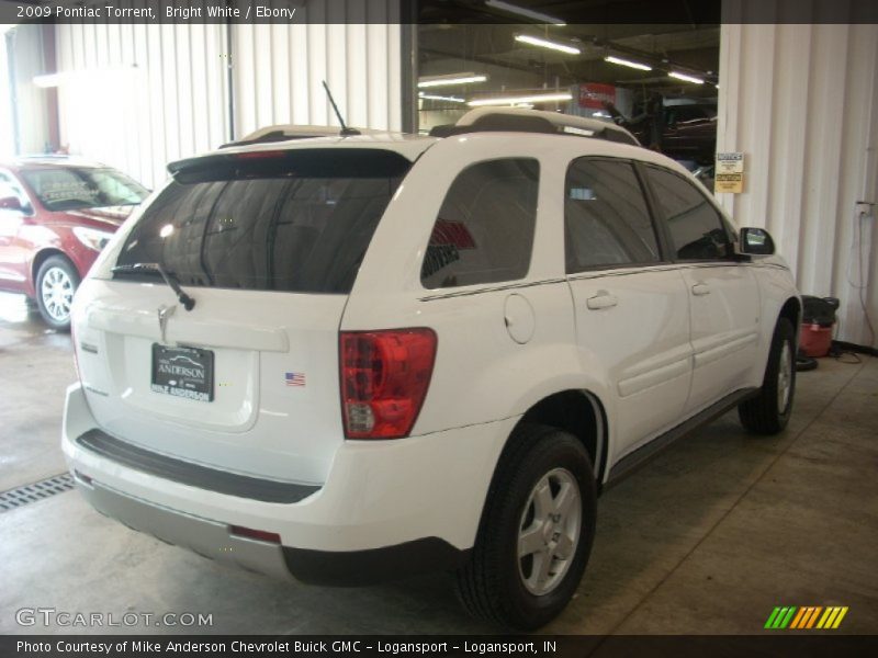 Bright White / Ebony 2009 Pontiac Torrent