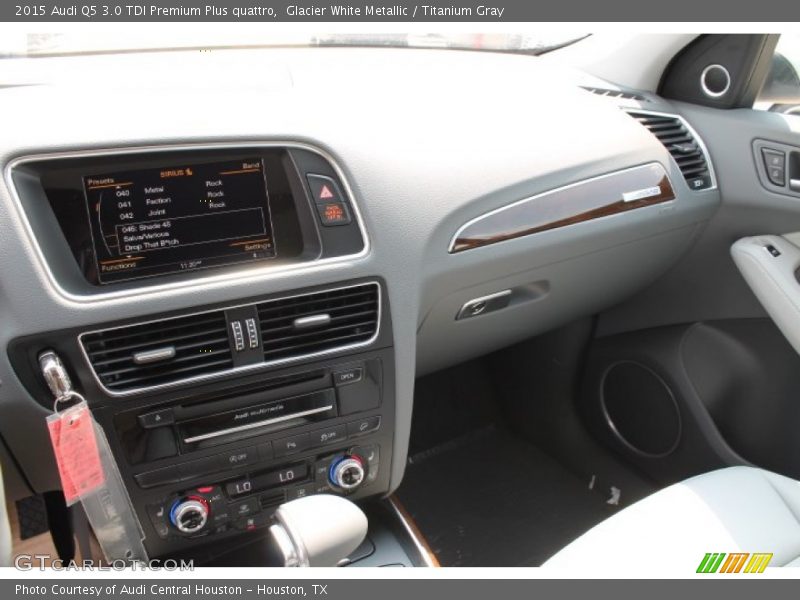 Glacier White Metallic / Titanium Gray 2015 Audi Q5 3.0 TDI Premium Plus quattro