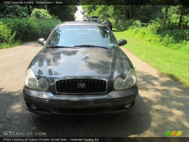 Desert Sand / Black 2002 Hyundai Sonata