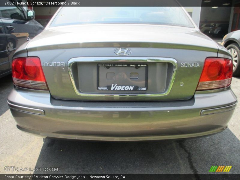 Desert Sand / Black 2002 Hyundai Sonata