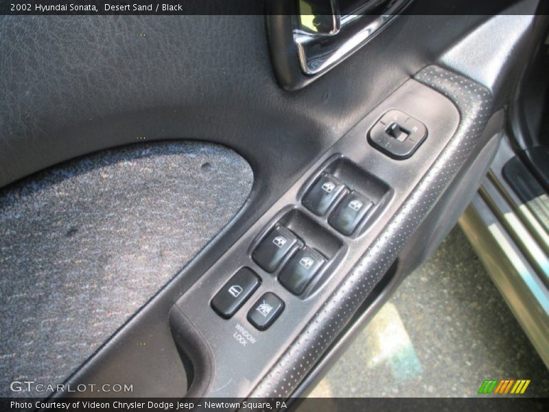 Desert Sand / Black 2002 Hyundai Sonata
