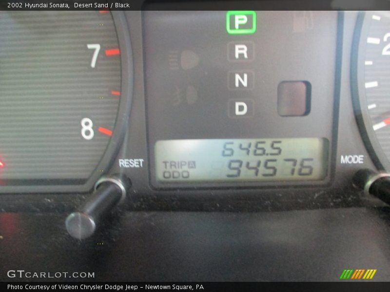 Desert Sand / Black 2002 Hyundai Sonata
