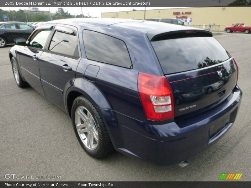 Midnight Blue Pearl / Dark Slate Gray/Light Graystone 2005 Dodge Magnum SE