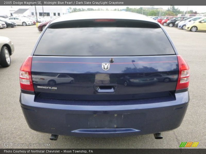 Midnight Blue Pearl / Dark Slate Gray/Light Graystone 2005 Dodge Magnum SE