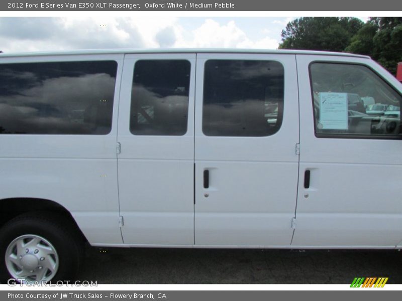 Oxford White / Medium Pebble 2012 Ford E Series Van E350 XLT Passenger