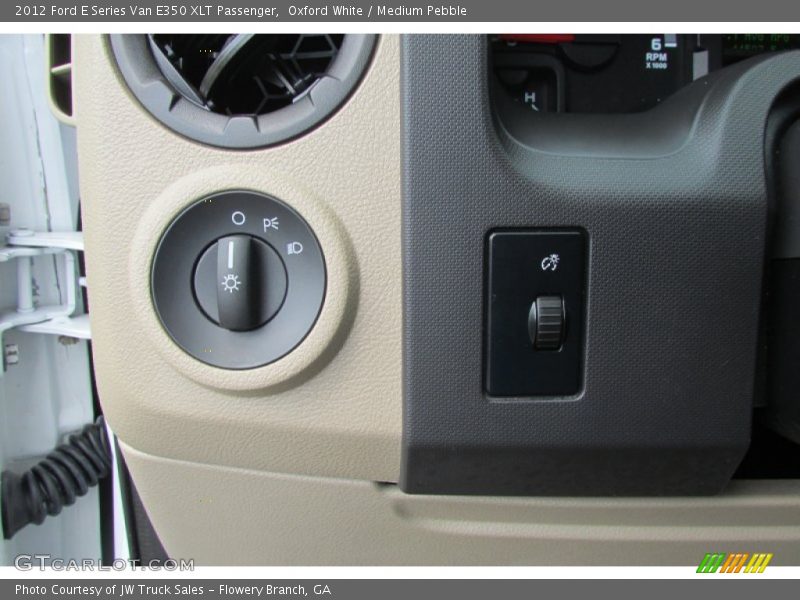 Oxford White / Medium Pebble 2012 Ford E Series Van E350 XLT Passenger