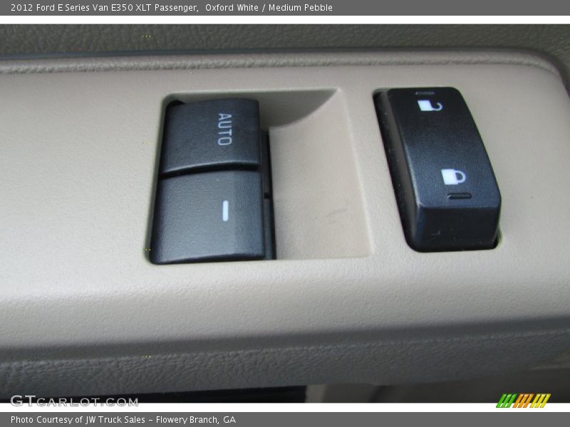 Oxford White / Medium Pebble 2012 Ford E Series Van E350 XLT Passenger