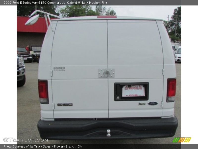 Oxford White / Medium Flint 2009 Ford E Series Van E150 Commercial