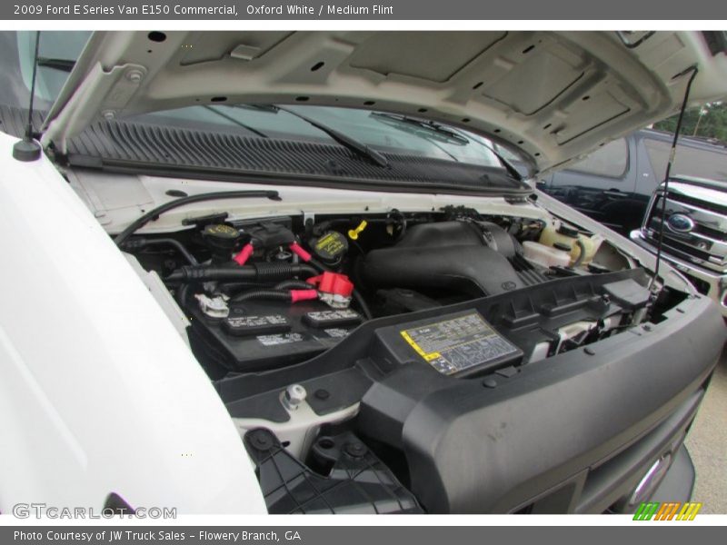 Oxford White / Medium Flint 2009 Ford E Series Van E150 Commercial