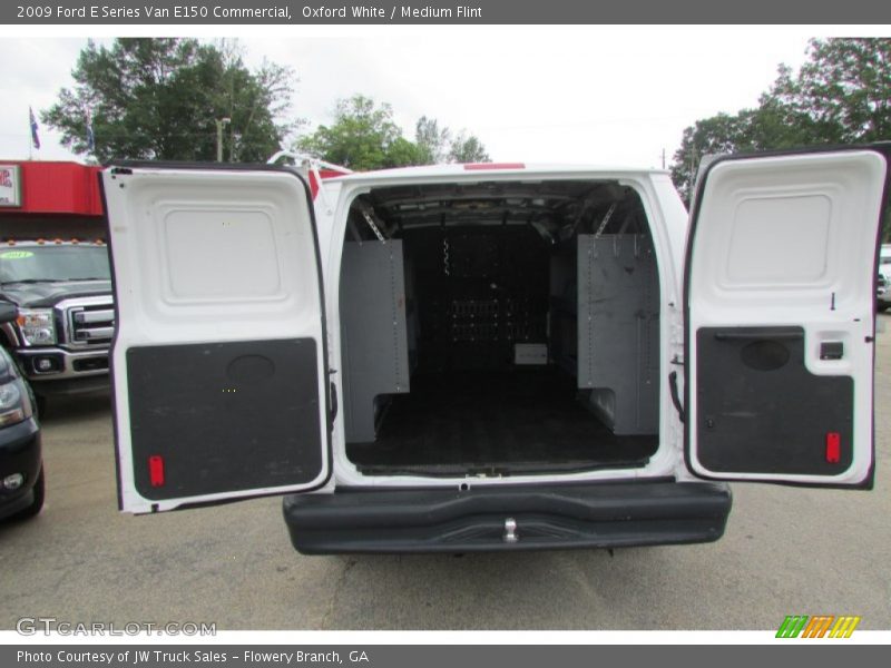 Oxford White / Medium Flint 2009 Ford E Series Van E150 Commercial