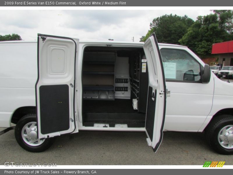 Oxford White / Medium Flint 2009 Ford E Series Van E150 Commercial