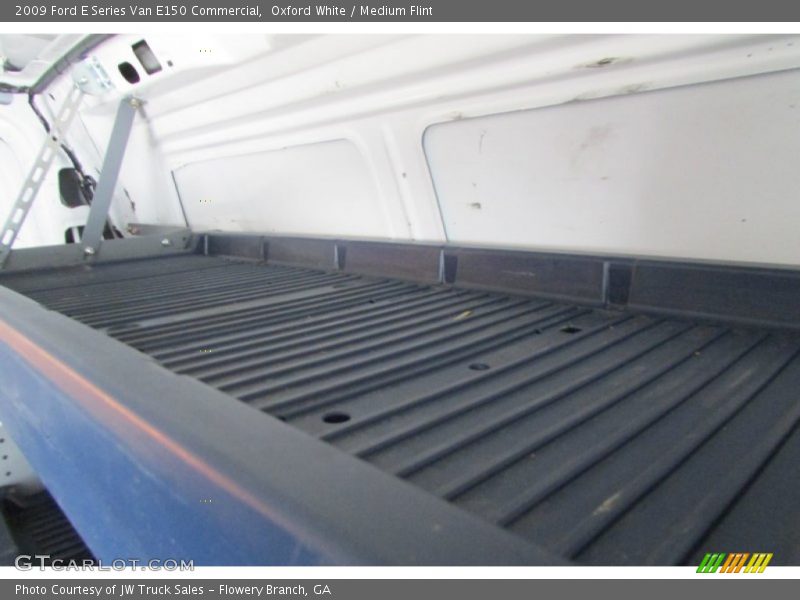 Oxford White / Medium Flint 2009 Ford E Series Van E150 Commercial