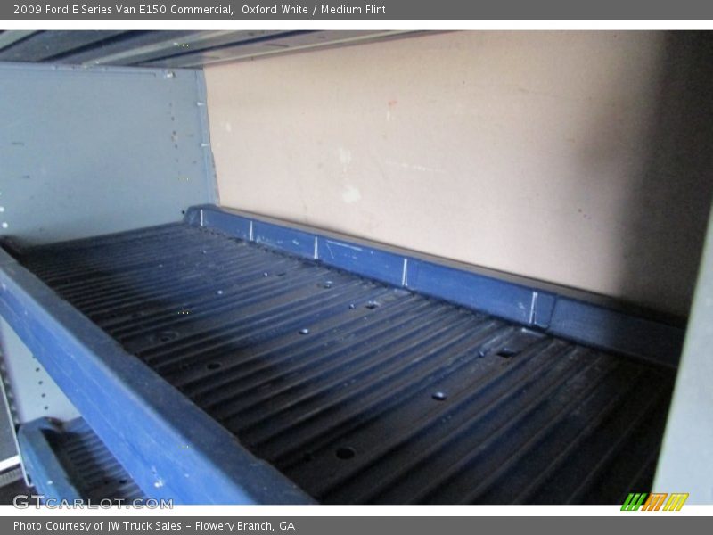 Oxford White / Medium Flint 2009 Ford E Series Van E150 Commercial