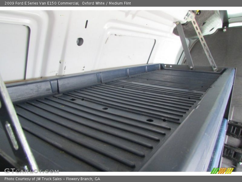 Oxford White / Medium Flint 2009 Ford E Series Van E150 Commercial
