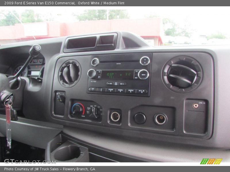 Oxford White / Medium Flint 2009 Ford E Series Van E150 Commercial