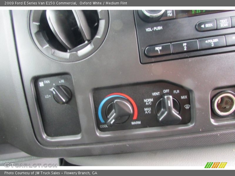 Oxford White / Medium Flint 2009 Ford E Series Van E150 Commercial