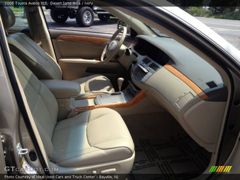 Desert Sand Mica / Ivory 2006 Toyota Avalon XLS