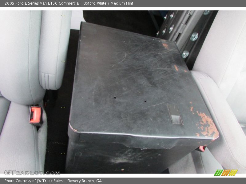 Oxford White / Medium Flint 2009 Ford E Series Van E150 Commercial
