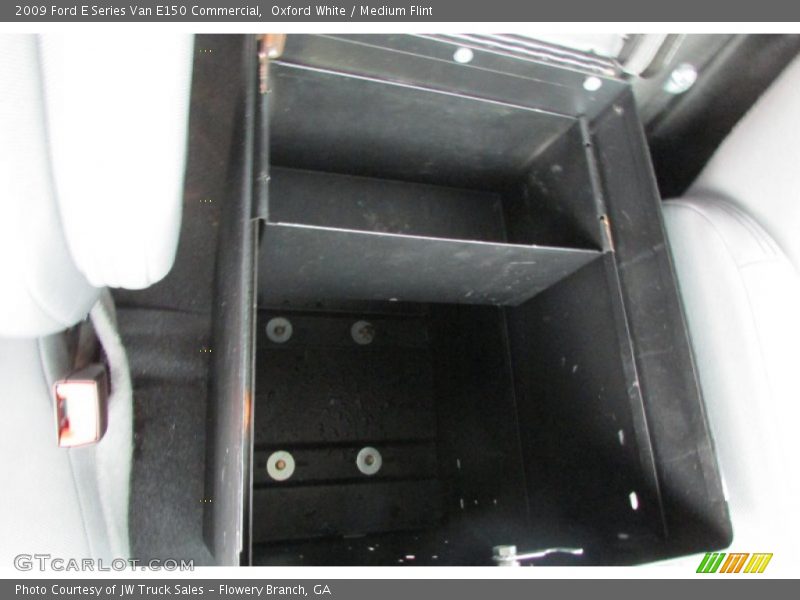 Oxford White / Medium Flint 2009 Ford E Series Van E150 Commercial