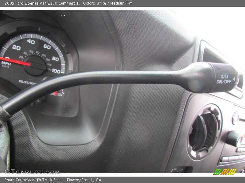 Oxford White / Medium Flint 2009 Ford E Series Van E150 Commercial