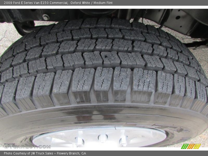 Oxford White / Medium Flint 2009 Ford E Series Van E150 Commercial