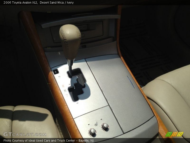 Desert Sand Mica / Ivory 2006 Toyota Avalon XLS