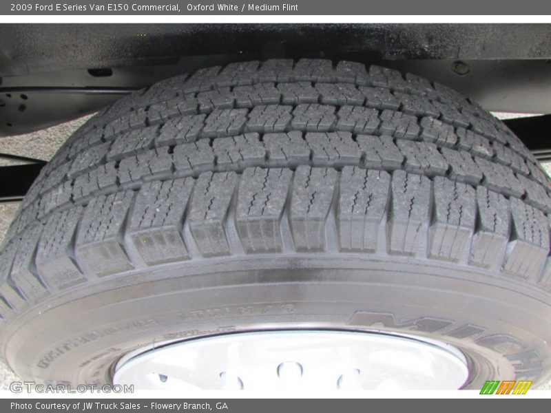 Oxford White / Medium Flint 2009 Ford E Series Van E150 Commercial