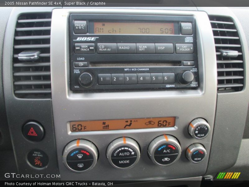 Super Black / Graphite 2005 Nissan Pathfinder SE 4x4
