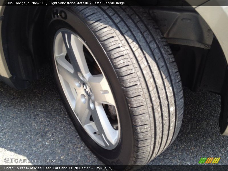 Light Sandstone Metallic / Pastel Pebble Beige 2009 Dodge Journey SXT