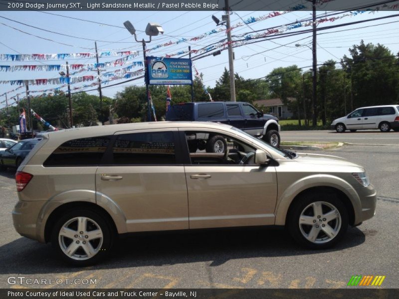 Light Sandstone Metallic / Pastel Pebble Beige 2009 Dodge Journey SXT