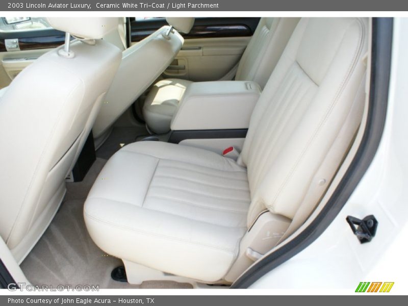 Ceramic White Tri-Coat / Light Parchment 2003 Lincoln Aviator Luxury