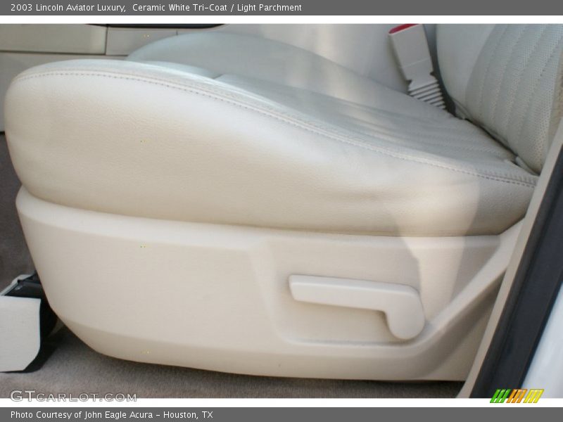 Ceramic White Tri-Coat / Light Parchment 2003 Lincoln Aviator Luxury