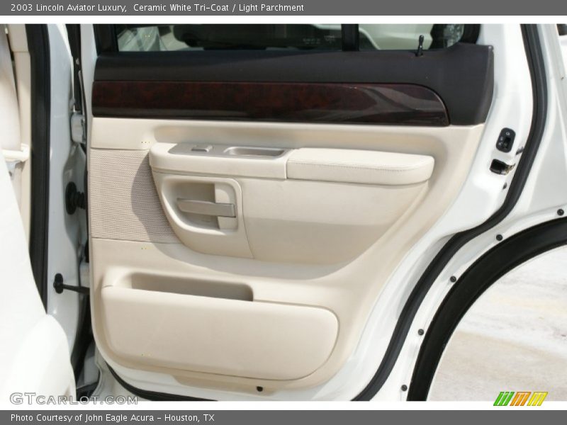 Ceramic White Tri-Coat / Light Parchment 2003 Lincoln Aviator Luxury