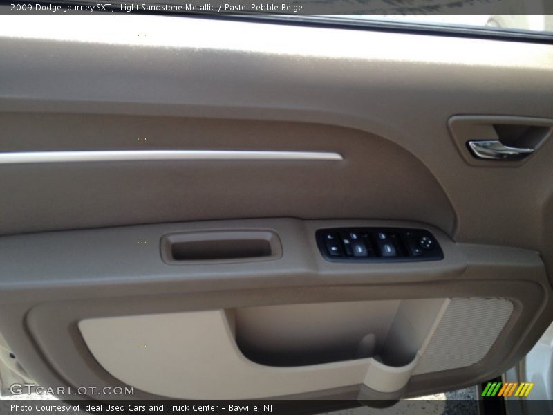Light Sandstone Metallic / Pastel Pebble Beige 2009 Dodge Journey SXT