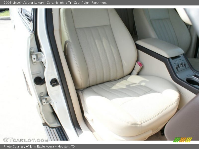 Ceramic White Tri-Coat / Light Parchment 2003 Lincoln Aviator Luxury