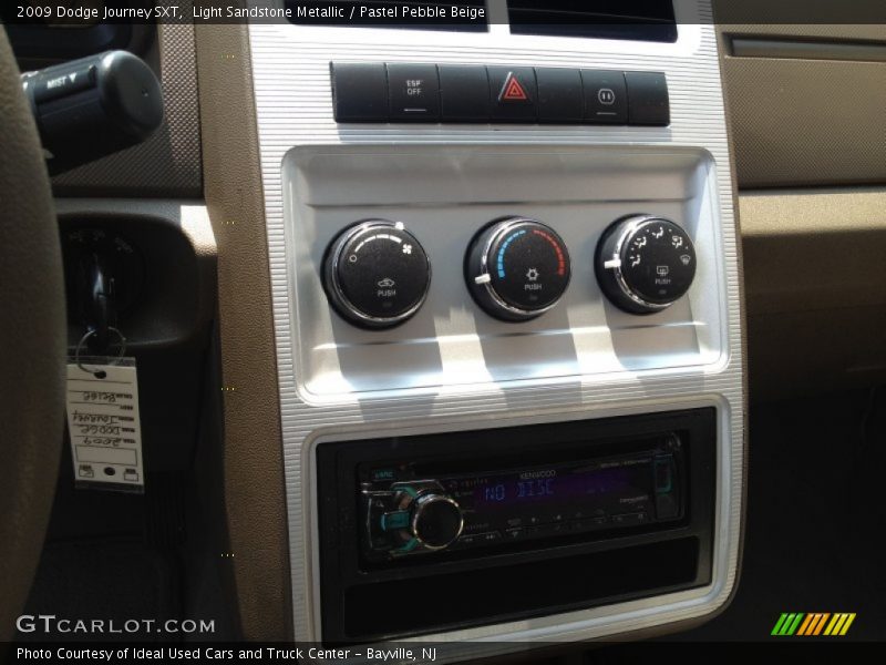 Light Sandstone Metallic / Pastel Pebble Beige 2009 Dodge Journey SXT