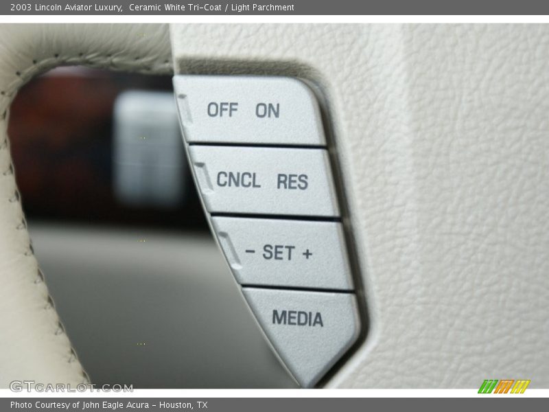 Ceramic White Tri-Coat / Light Parchment 2003 Lincoln Aviator Luxury
