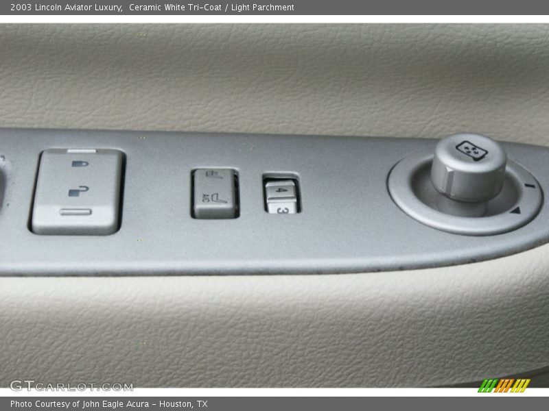 Ceramic White Tri-Coat / Light Parchment 2003 Lincoln Aviator Luxury