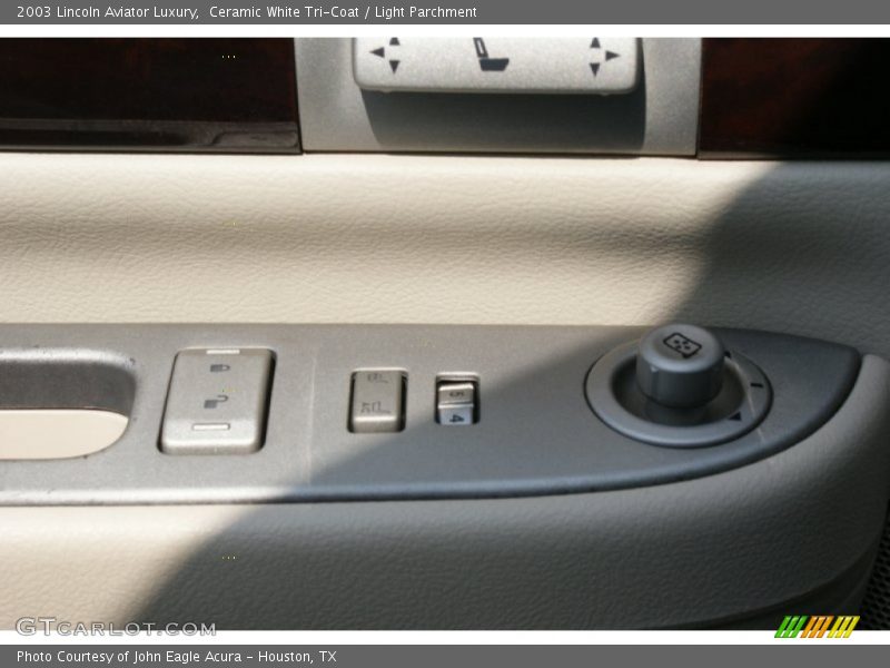 Ceramic White Tri-Coat / Light Parchment 2003 Lincoln Aviator Luxury