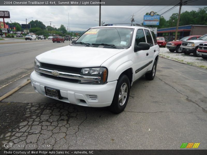 Summit White / Light Cashmere 2004 Chevrolet TrailBlazer LS 4x4
