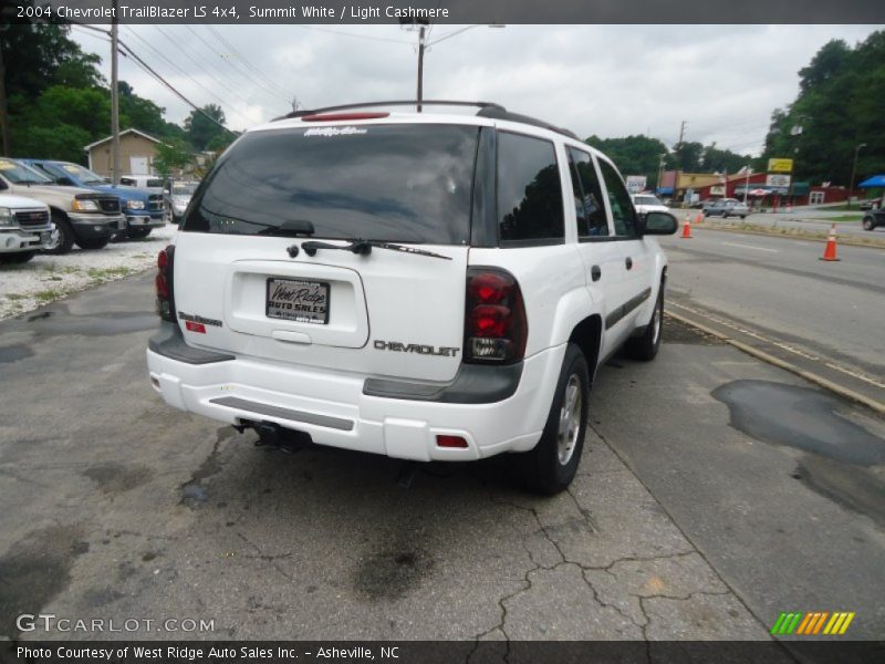 Summit White / Light Cashmere 2004 Chevrolet TrailBlazer LS 4x4