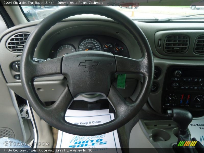Summit White / Light Cashmere 2004 Chevrolet TrailBlazer LS 4x4