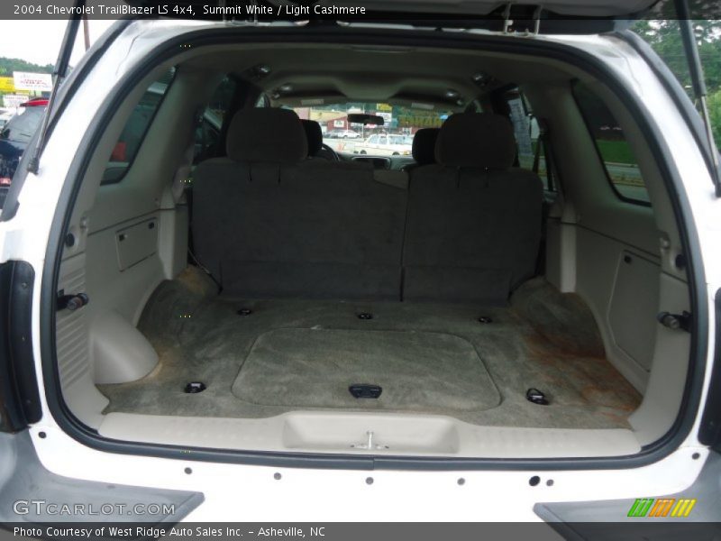 Summit White / Light Cashmere 2004 Chevrolet TrailBlazer LS 4x4